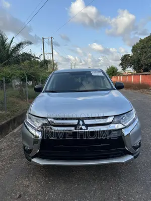 Mitsubishi Outlander 2.0 PHEV AWD 2019 Silver