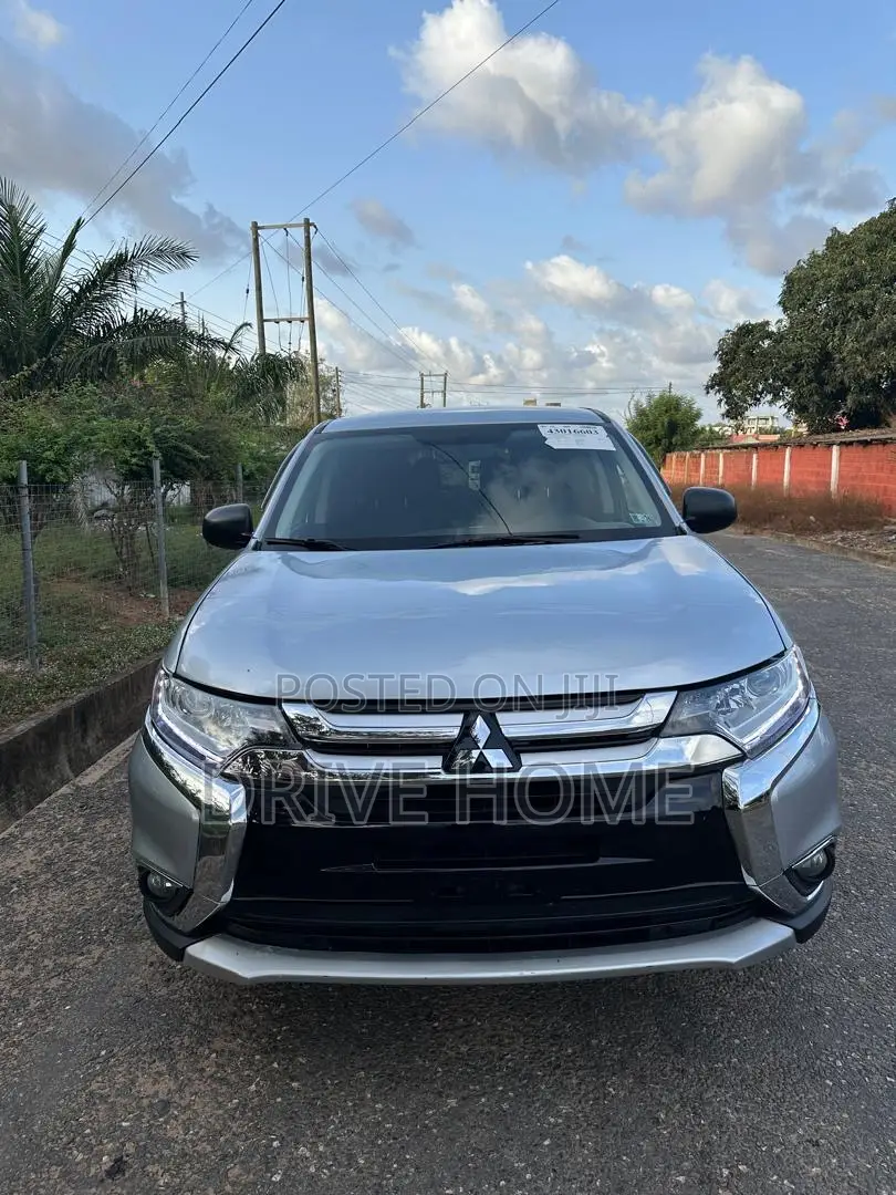 Mitsubishi Outlander 2.0 PHEV AWD 2019 Silver