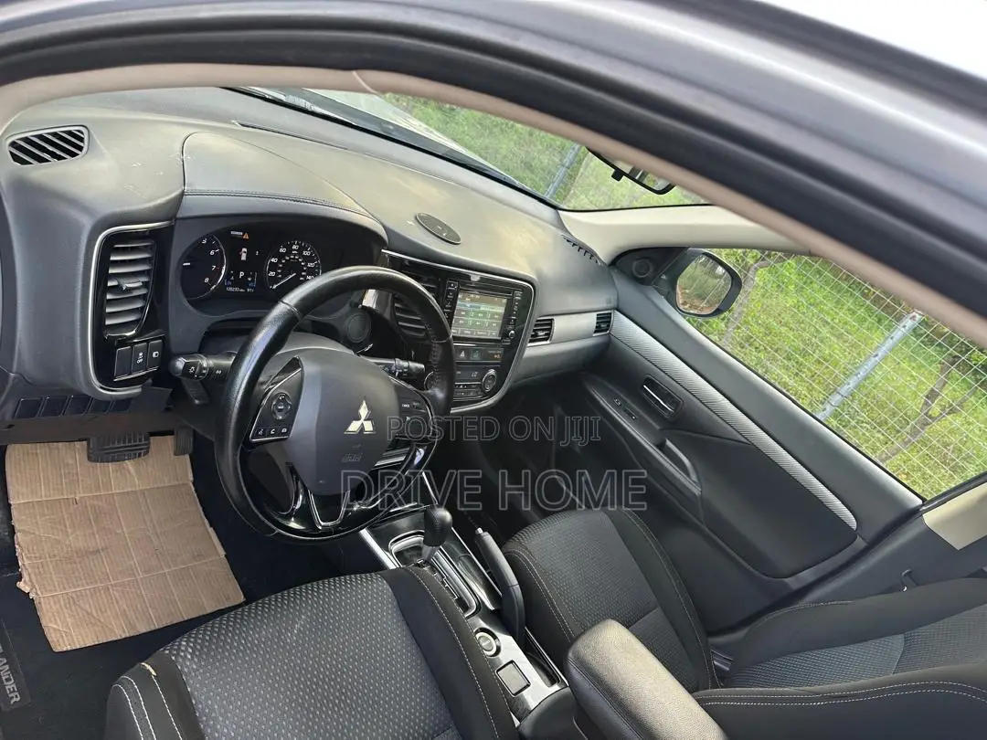 Mitsubishi Outlander 2.0 PHEV AWD 2019 Silver