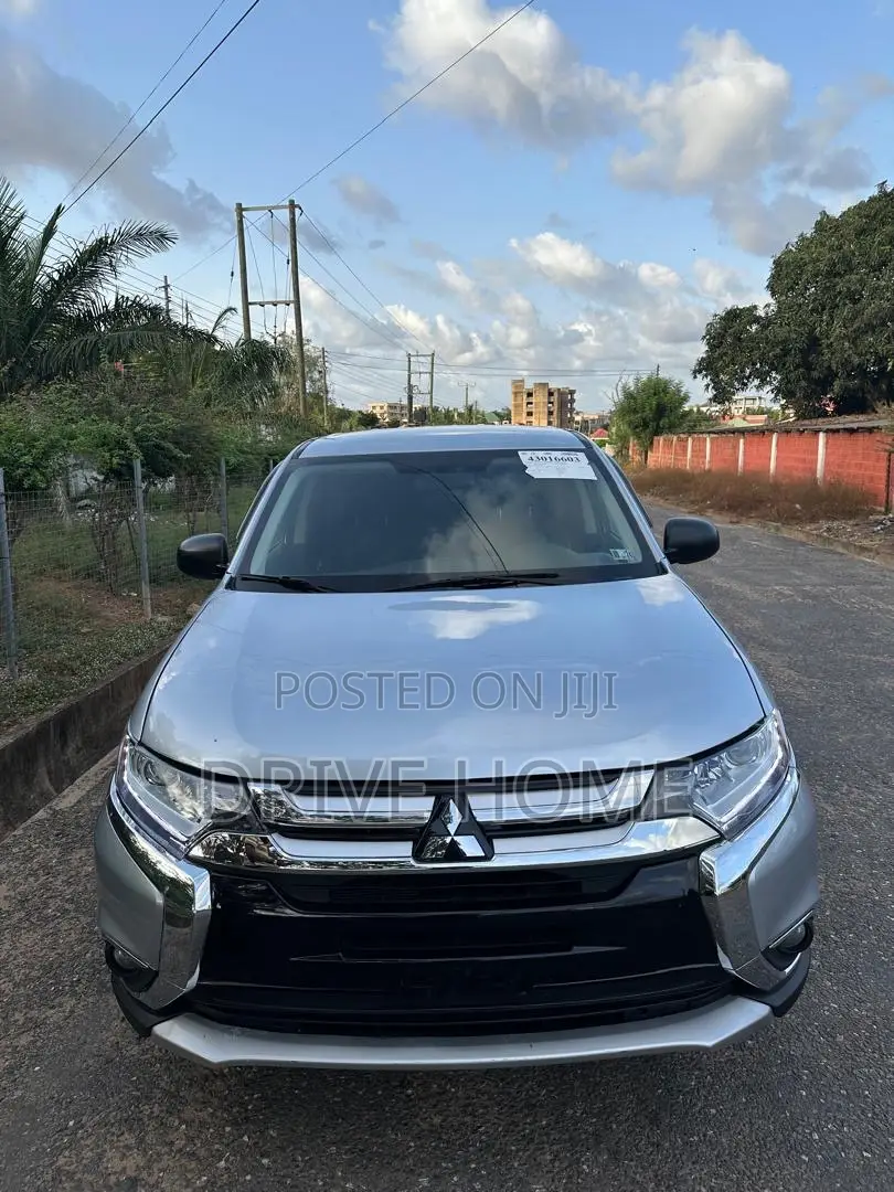 Mitsubishi Outlander 2.0 PHEV AWD 2019 Silver