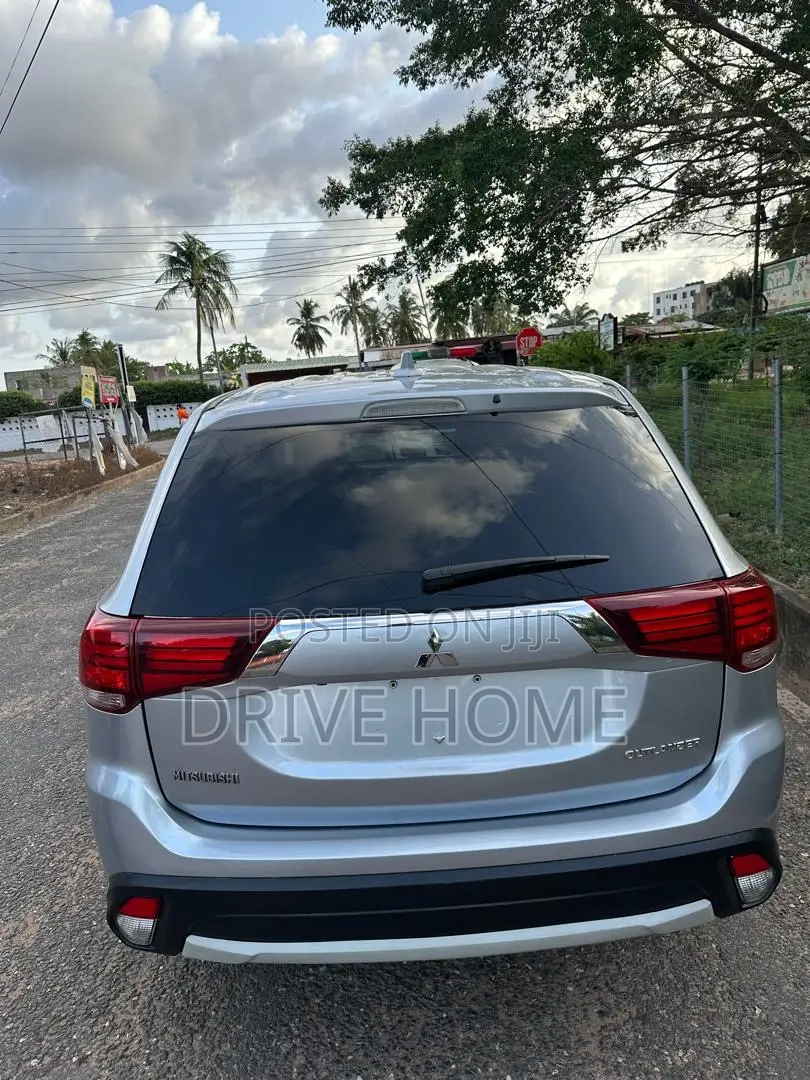 Mitsubishi Outlander 2.0 PHEV AWD 2019 Silver