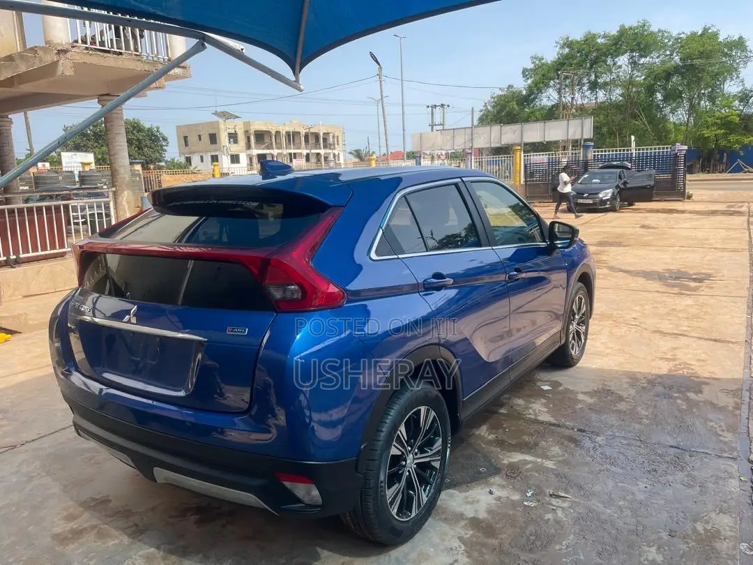 Mitsubishi Eclipse 2020 Blue