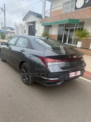 Hyundai Elantra SEL 2022 Gray