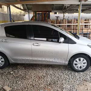 Toyota Vitz 1.3 FWD 3dr 2015 Silver