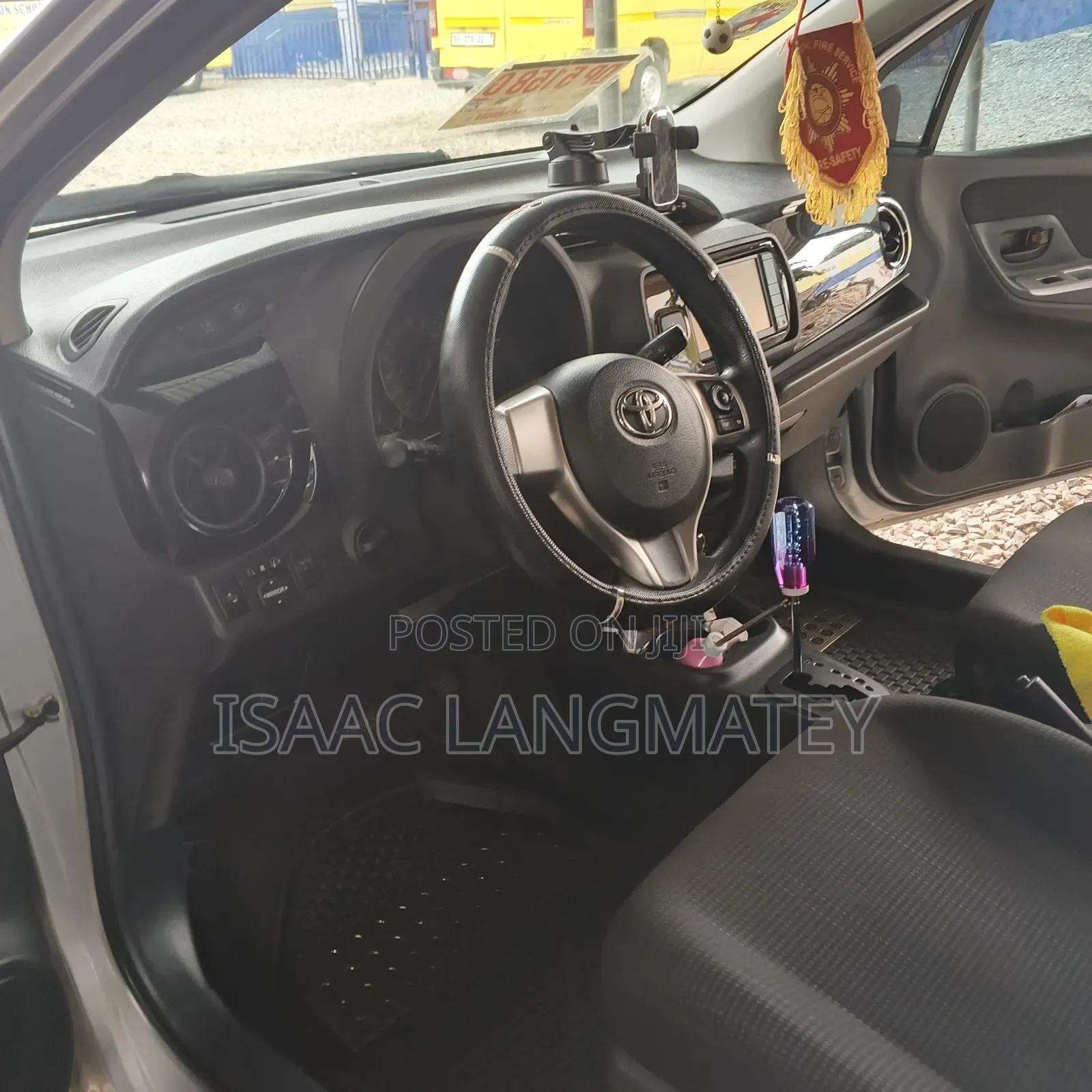 Toyota Vitz 1.3 FWD 3dr 2015 Silver