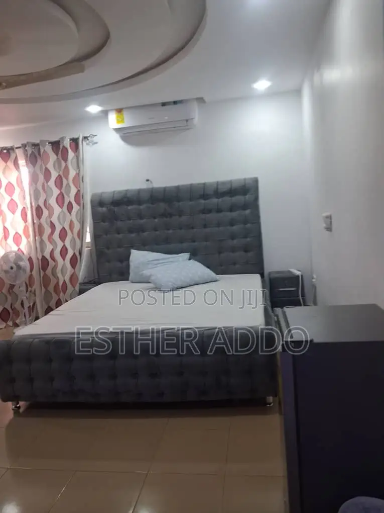 Furnished 3bdrm Duplex in School Junction for rent