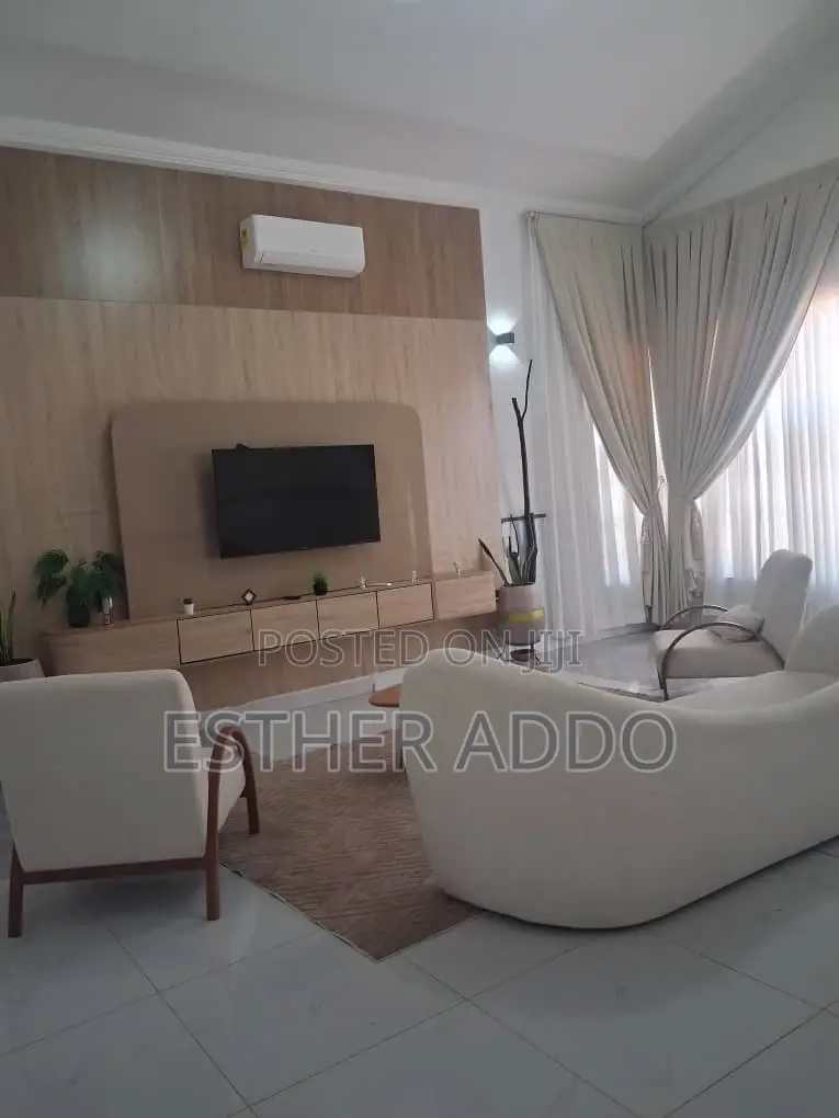 Furnished 3bdrm Duplex in School Junction for rent