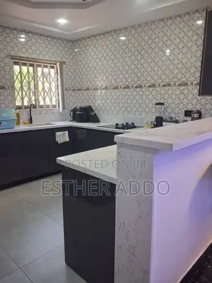 Furnished 3bdrm Duplex in School Junction for rent