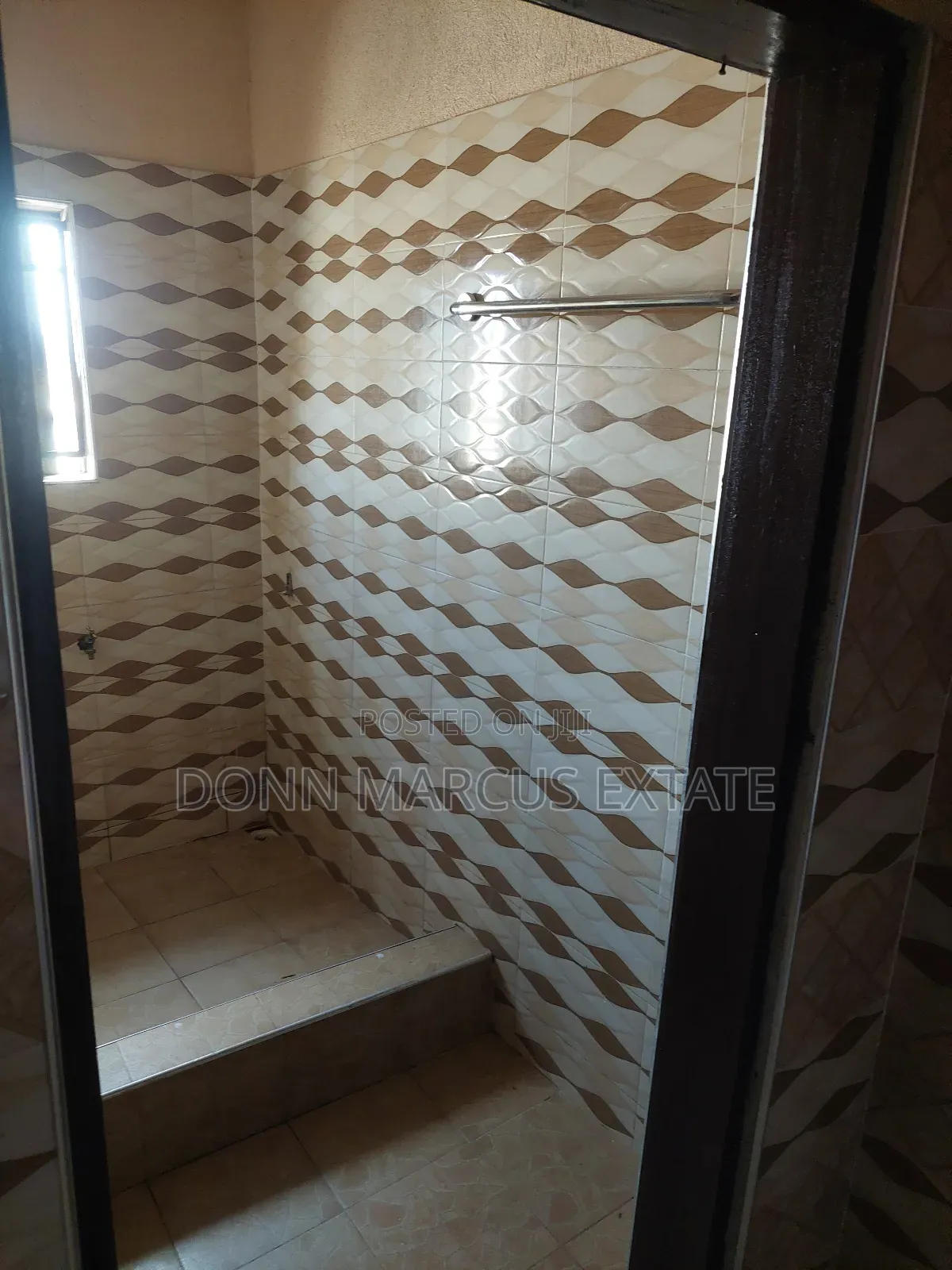 3bdrm Apartment in Don Marcus'S Estate, Kumasi Metropolitan for rent