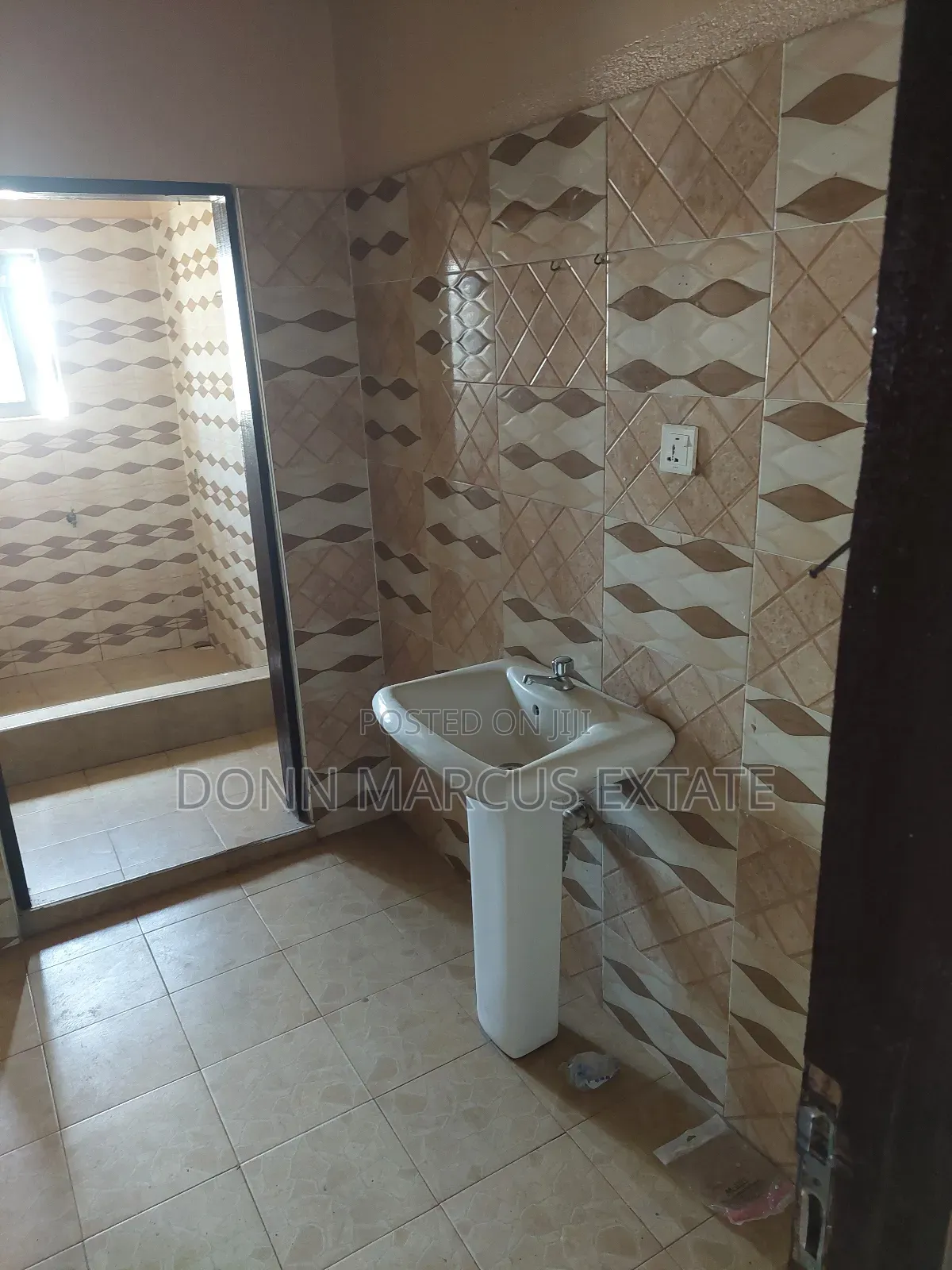 3bdrm Apartment in Don Marcus'S Estate, Kumasi Metropolitan for rent