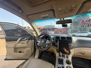 Toyota Highlander 3.5L 4WD 2013 Brown