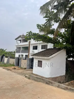 18bdrm Apartment in Teshie-Nungua Estates for sale