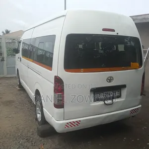 Toyota HiAce 2012 White