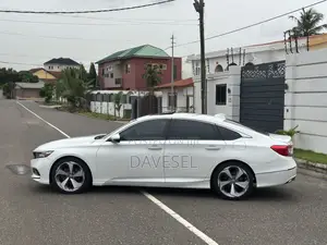 Honda Accord Touring 2.0T 2020 White