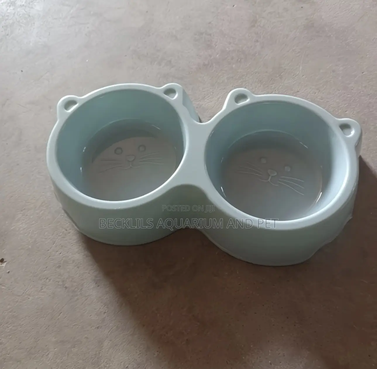 Queen D Classic Pet Bowls