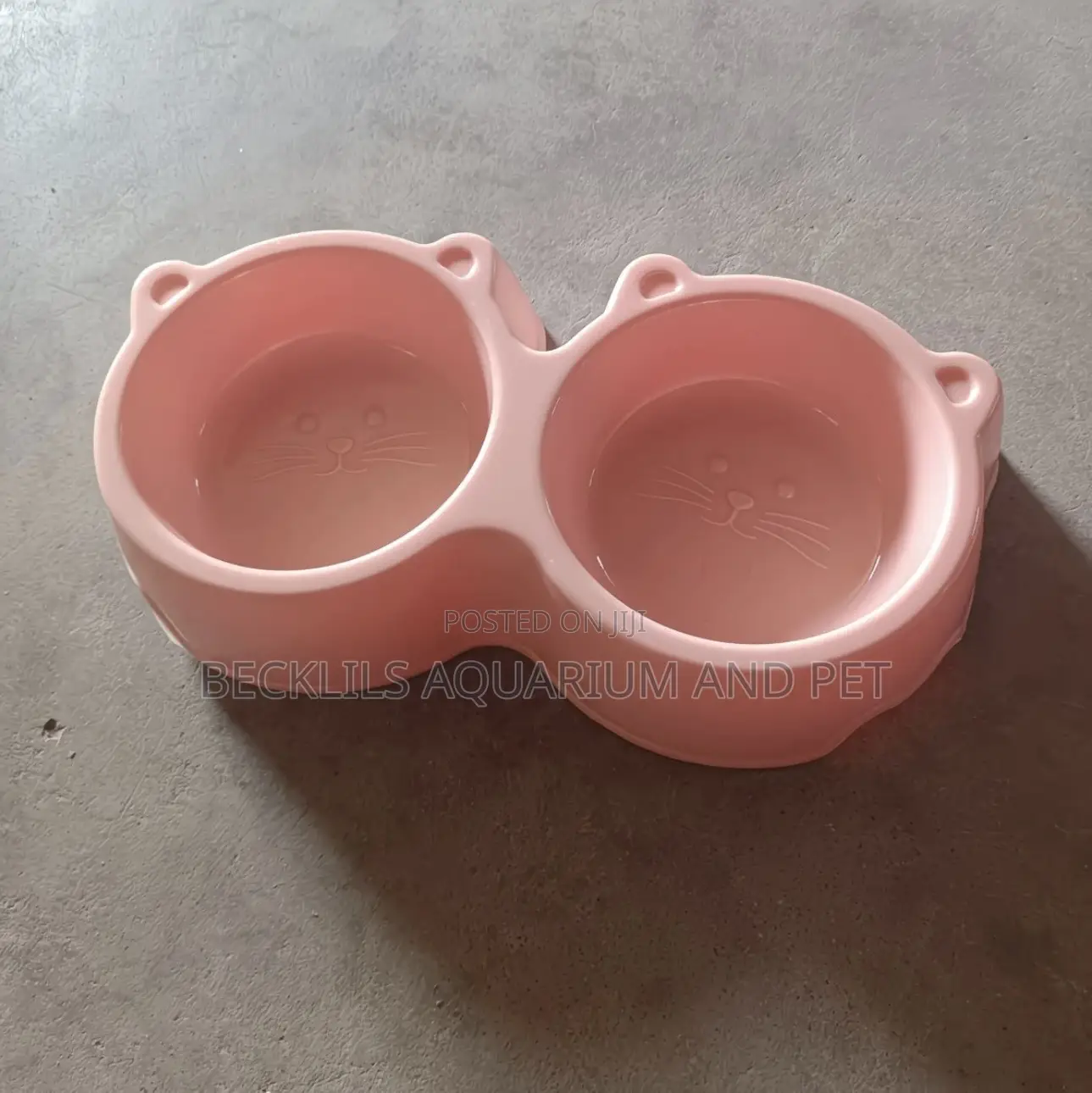 Queen D Classic Pet Bowls