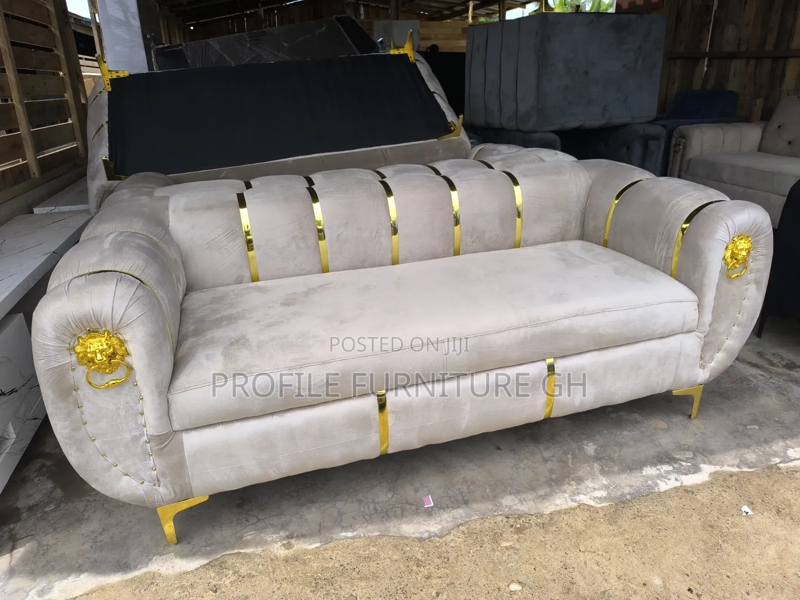 Flash Sell for This 3 in 1 Sofa