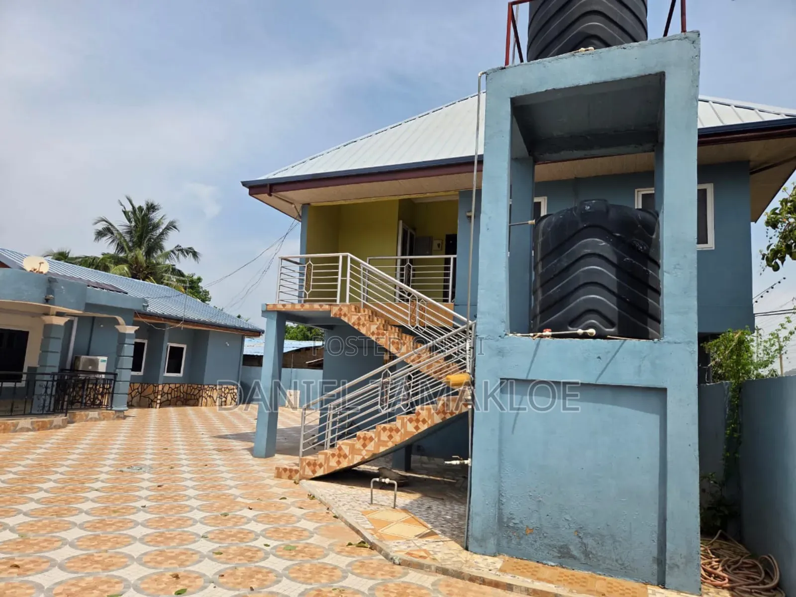 6bdrm Mansion in Amasaman for sale