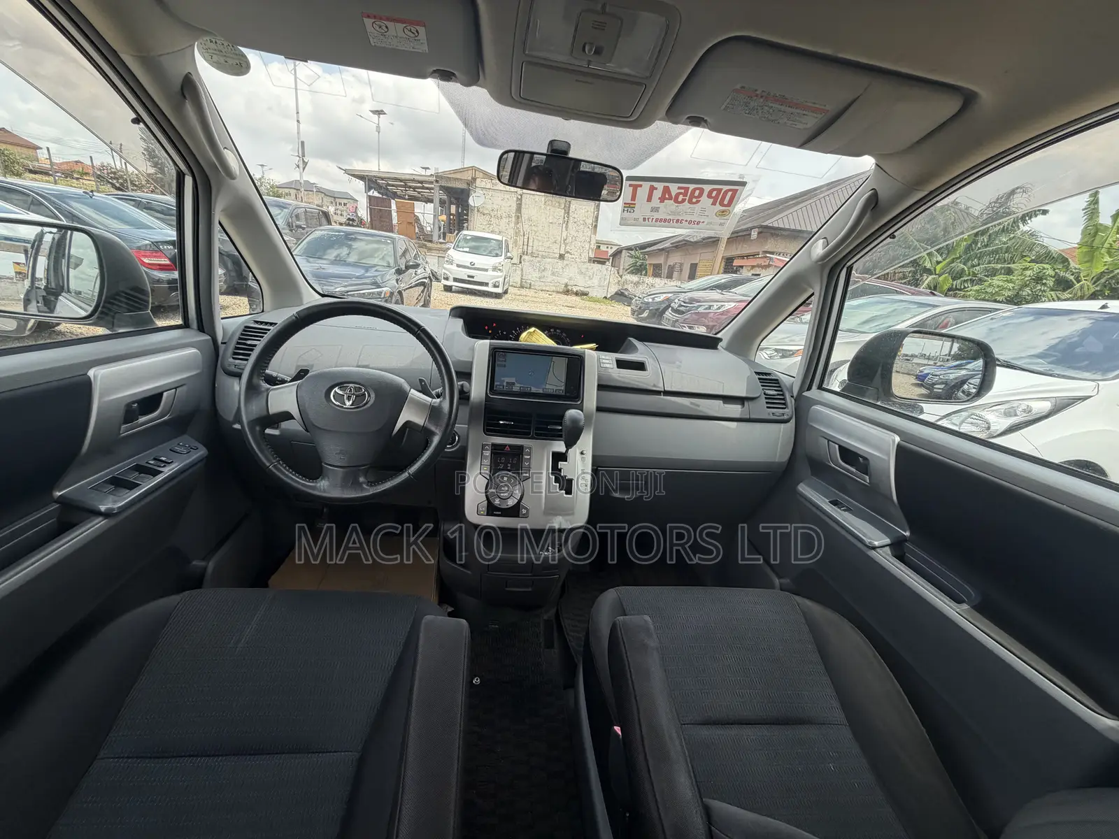 Toyota Voxy 2012 Silver