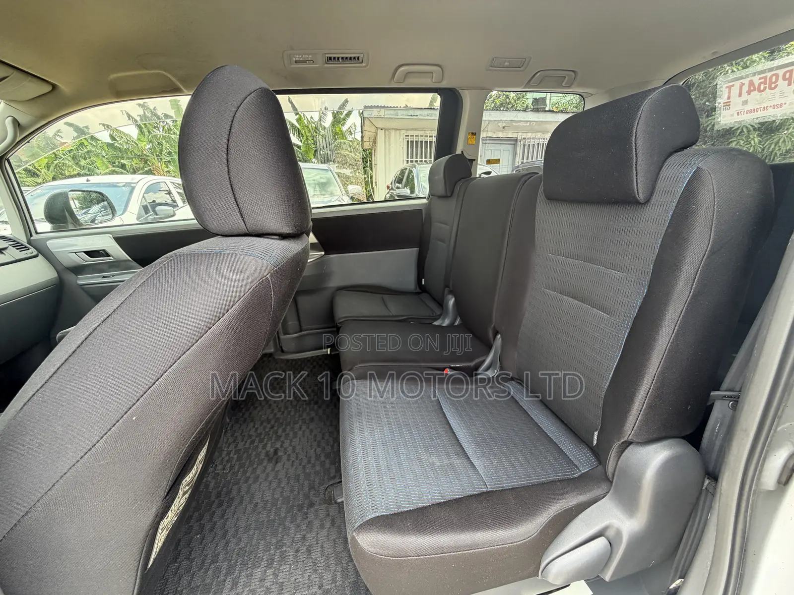 Toyota Voxy 2012 Silver
