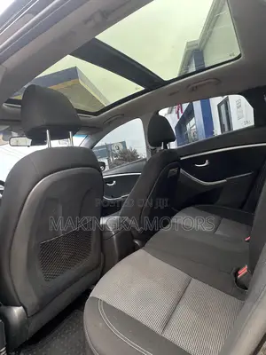 Hyundai Elantra Sport Sedan FWD (2.0L 4cyl 6A) 2016 Black