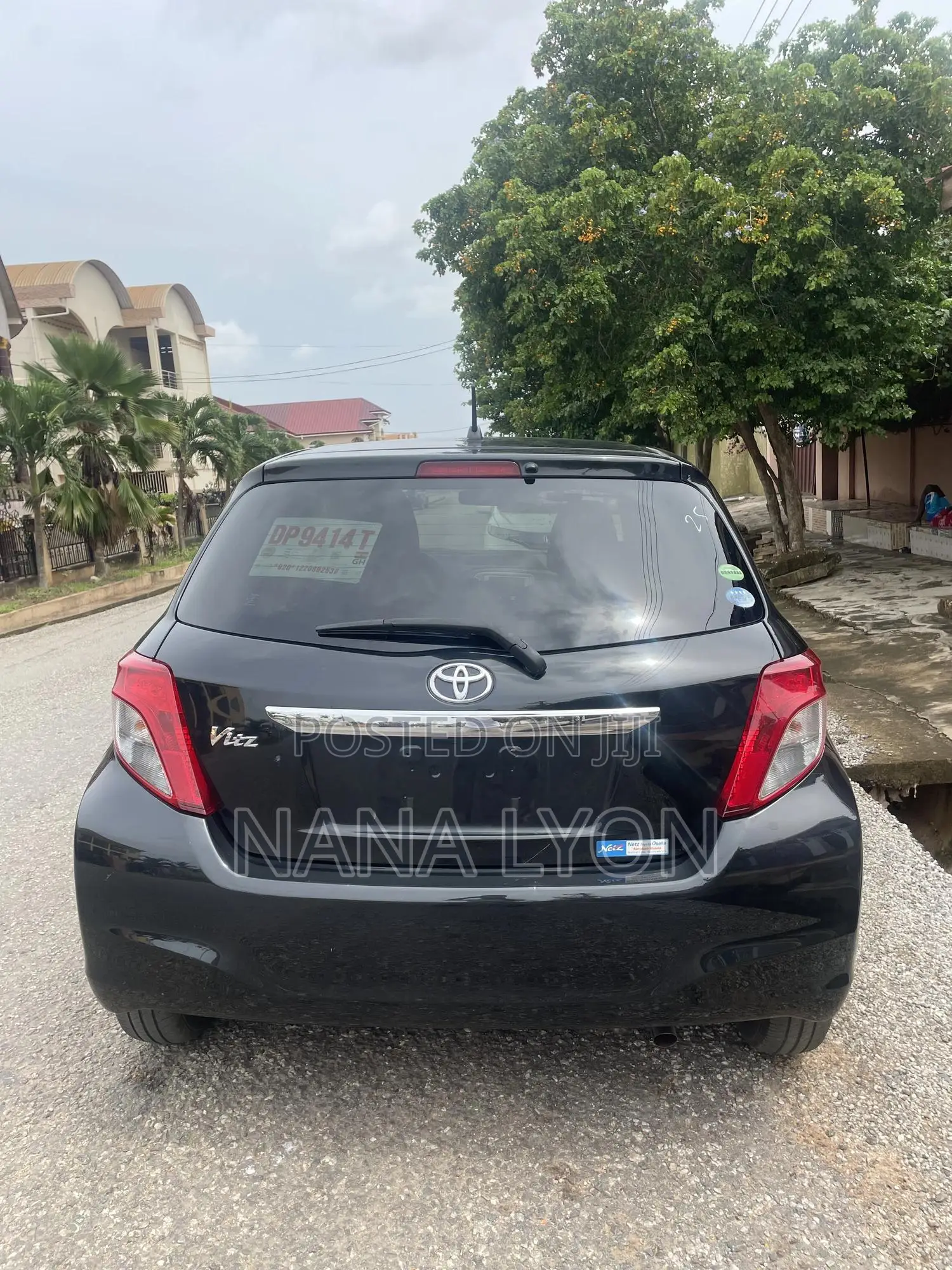Toyota Vitz 1.3 FWD 5dr 2013 Black