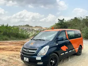 Hyundai Starex 2013 Orange