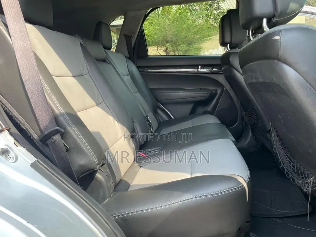 Kia Sorento LX 2013 Gray