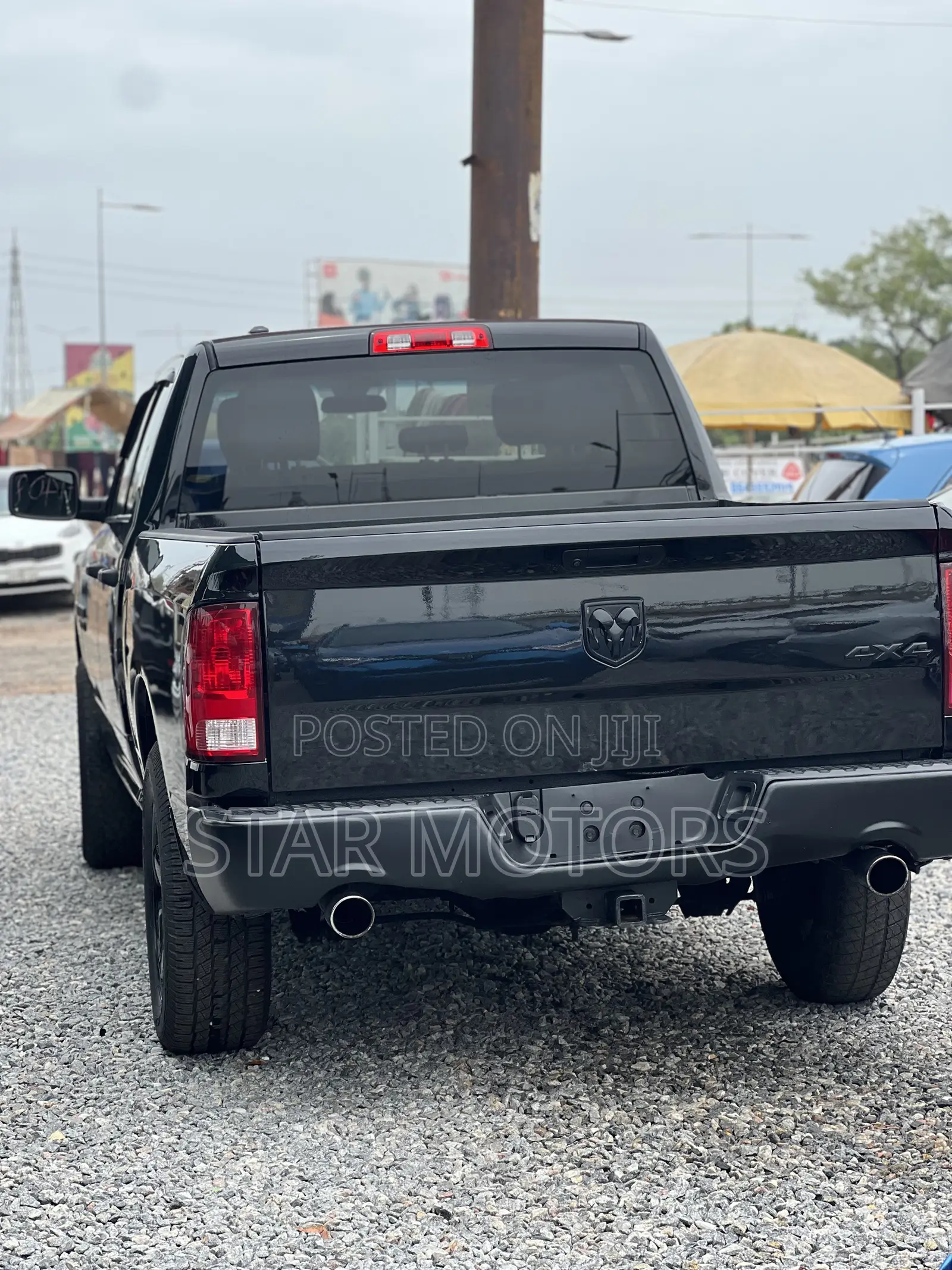 RAM 1500 2023 Black
