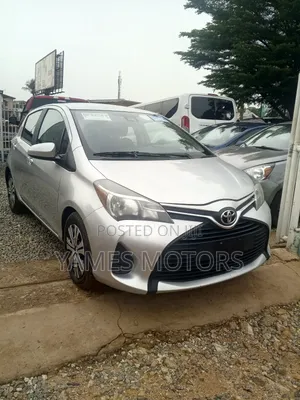 Toyota Yaris L Hatchback 5dr 2017 Silver