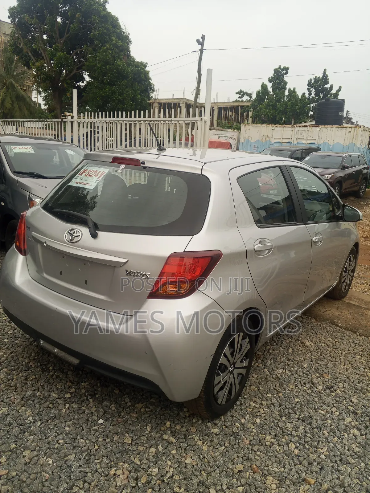 Toyota Yaris L Hatchback 5dr 2017 Silver