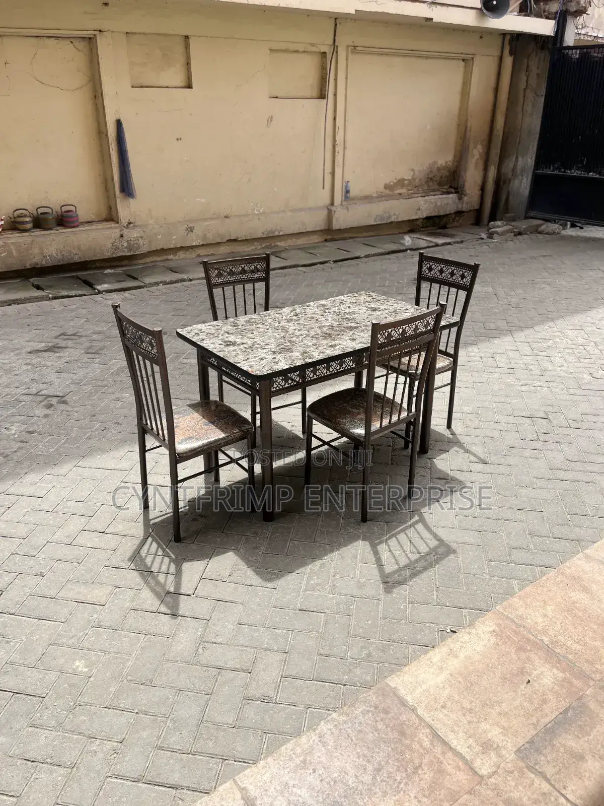 4chairs Dining Table