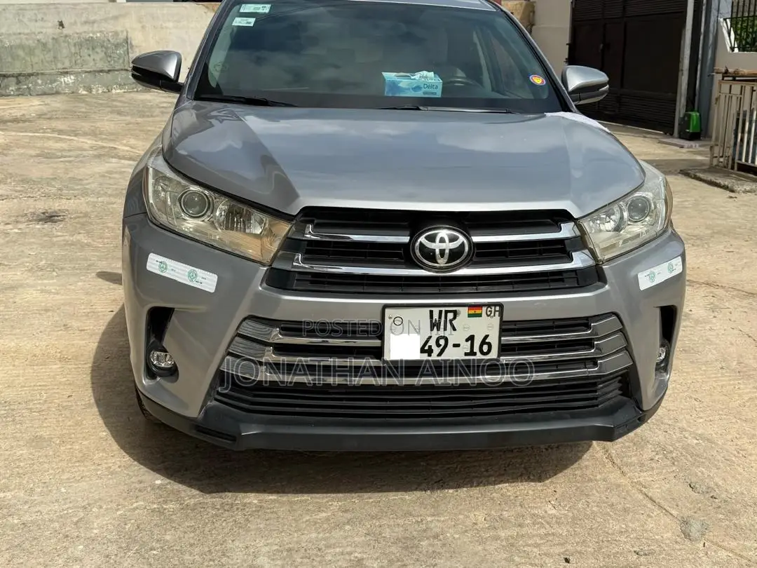 Toyota Highlander LE 4dr SUV (2.7L 4cyl 6A) 2015 Gray