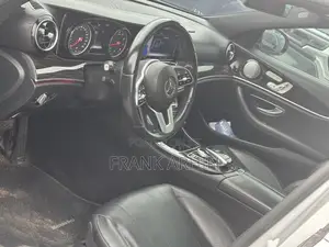 Mercedes-Benz E300 2019 Silver
