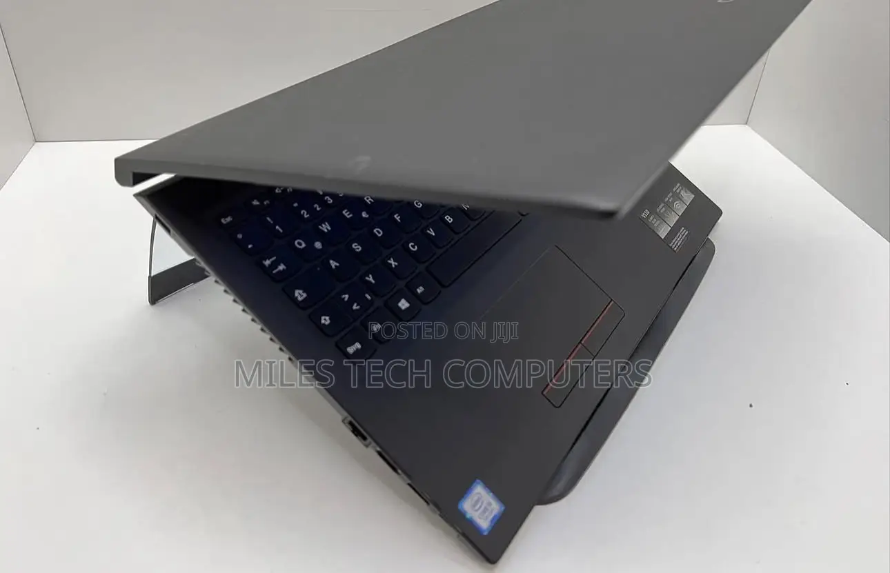Laptop Lenovo V110 8GB Intel Core i5 SSD 256GB