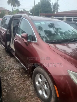 Chrysler Pacifica 2017 Red