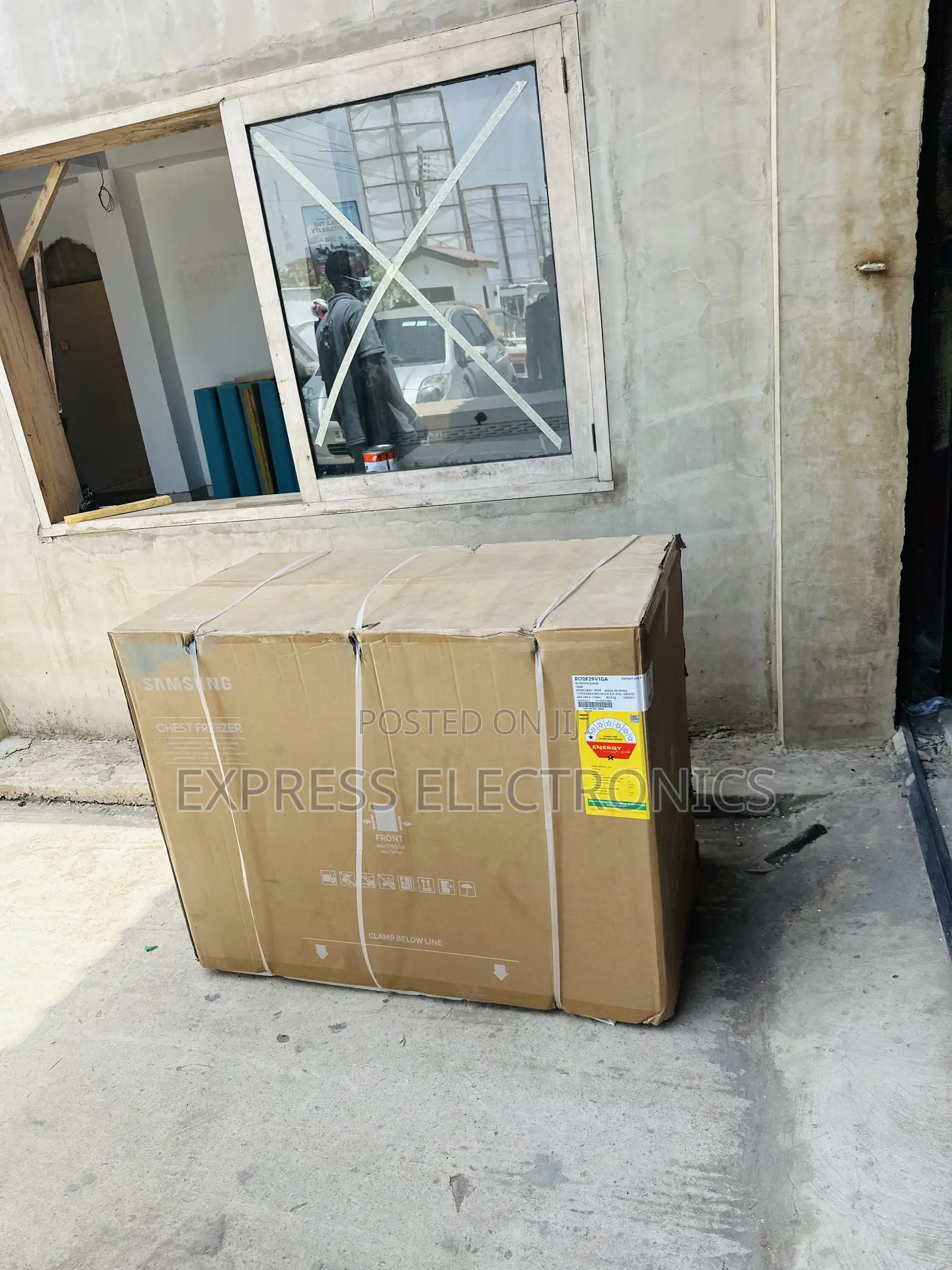 Grab the New Chest Freezer Single Door 281l Samsung