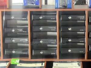 Xbox 360 Slim With 15 Games