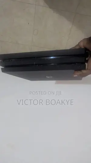 Ps4 Pro + Single Controller