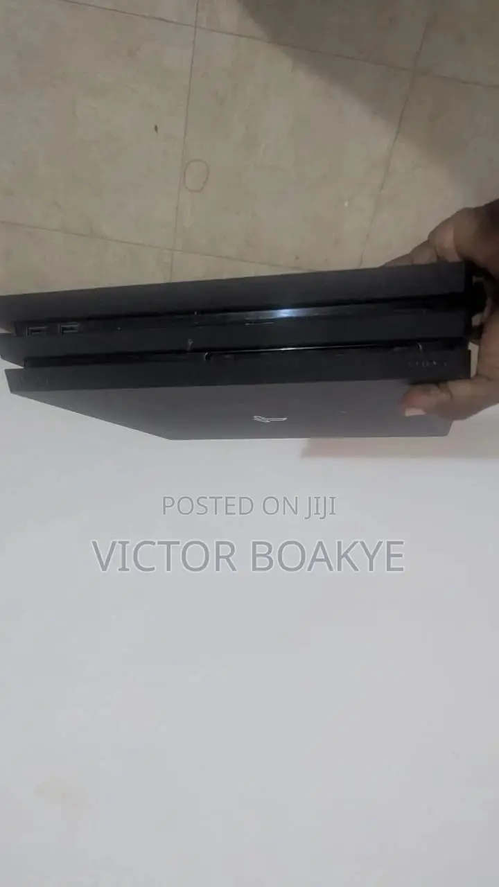 Ps4 Pro + Single Controller