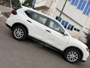 Nissan Rogue 2018 White