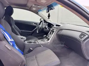 Hyundai Genesis 2011 Blue