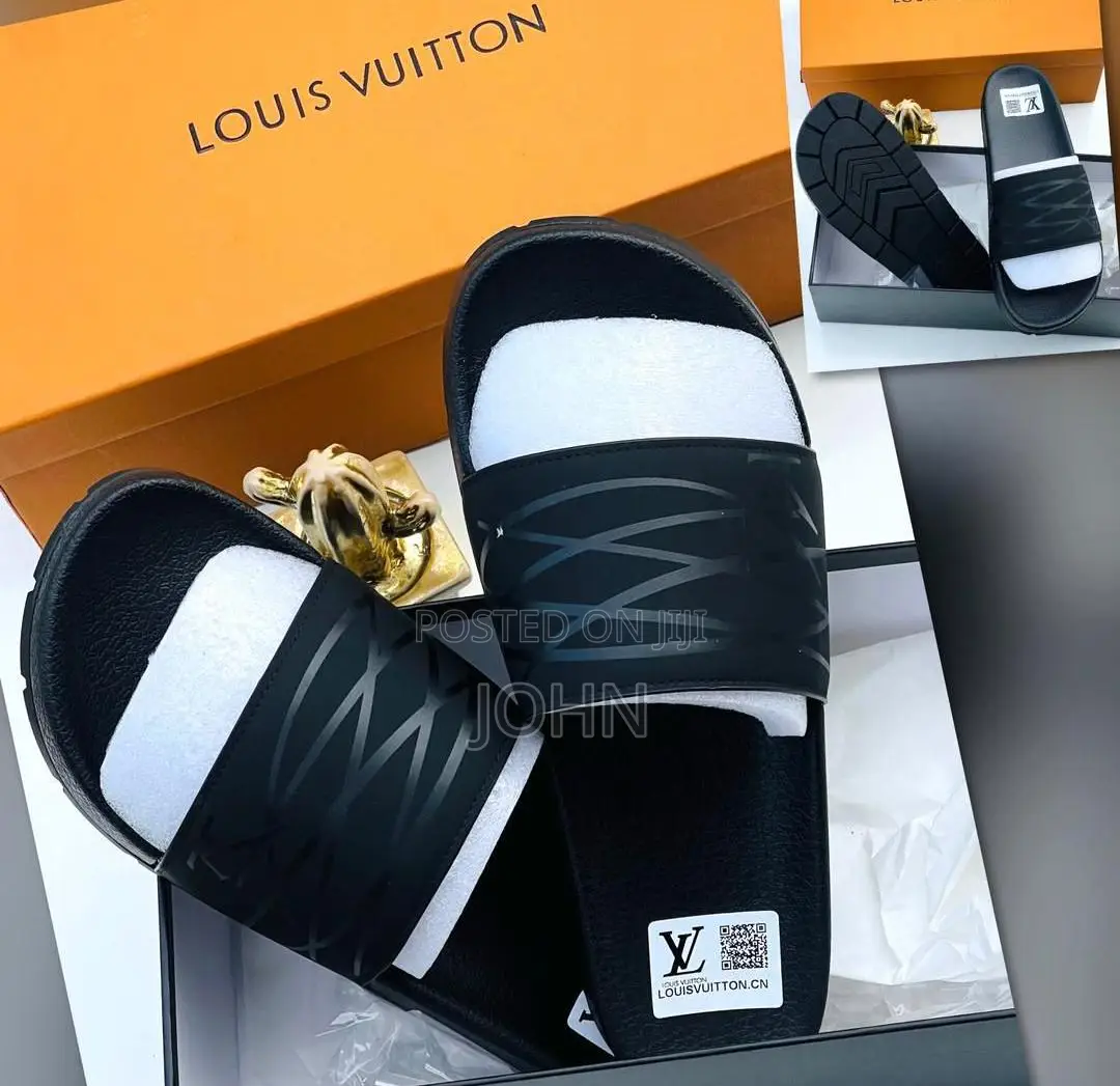 Slides / Slippers New Unboxed