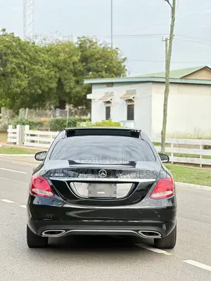 Mercedes-Benz C300 2018 Black