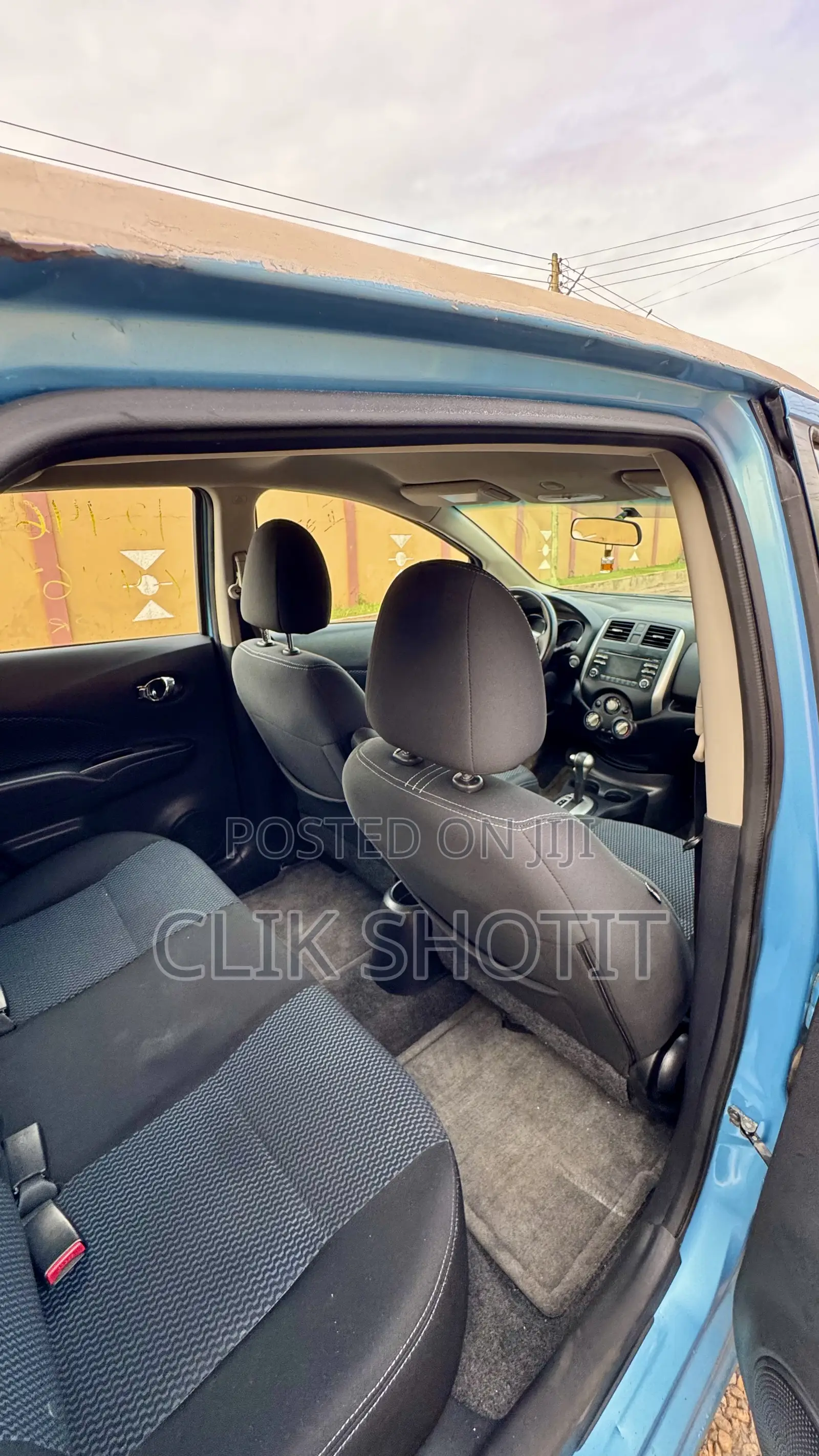 Nissan Versa 1.6 SL 4dr Sedan (1.6L 4cyl CVT) 2014 Blue