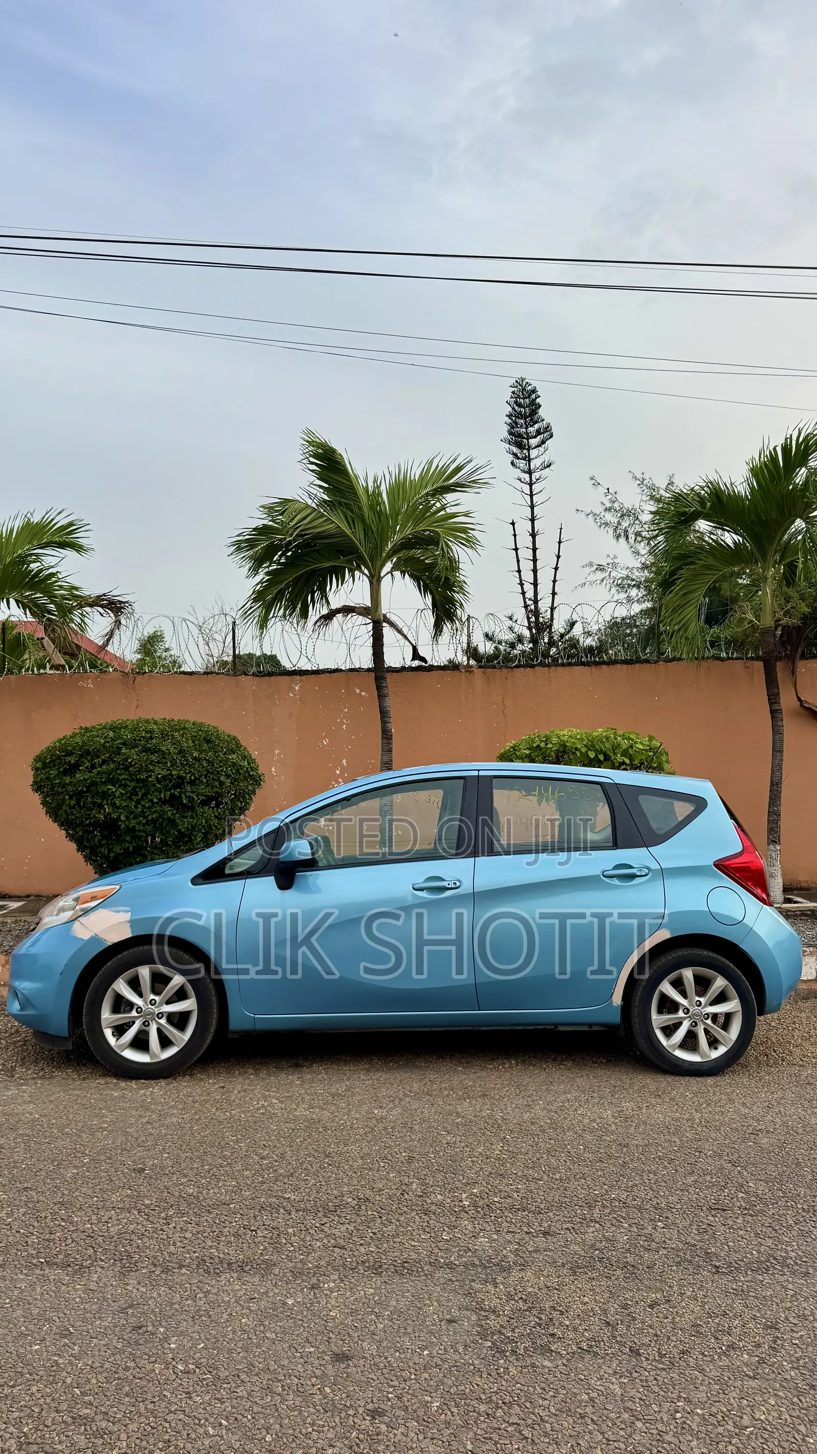 Nissan Versa 1.6 SL 4dr Sedan (1.6L 4cyl CVT) 2014 Blue