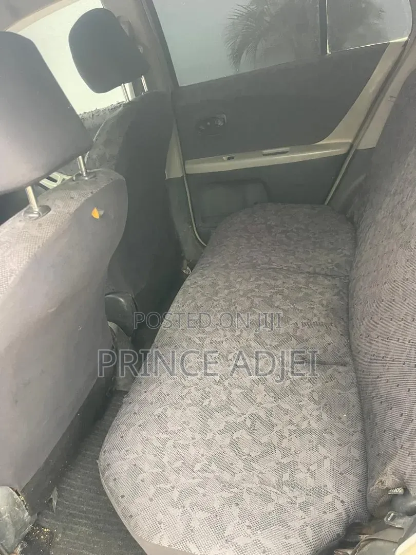 Toyota Vitz 1.0 FWD 5dr 2010 Silver