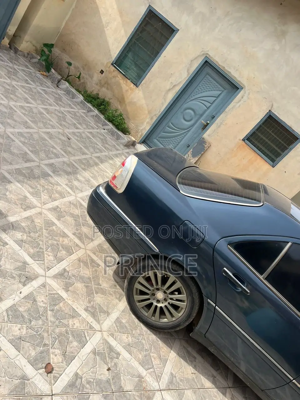 Mercedes-Benz 220 1997 Blue