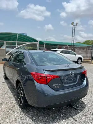 Toyota Corolla SE (1.8L 4cyl 2A) 2018 Gray