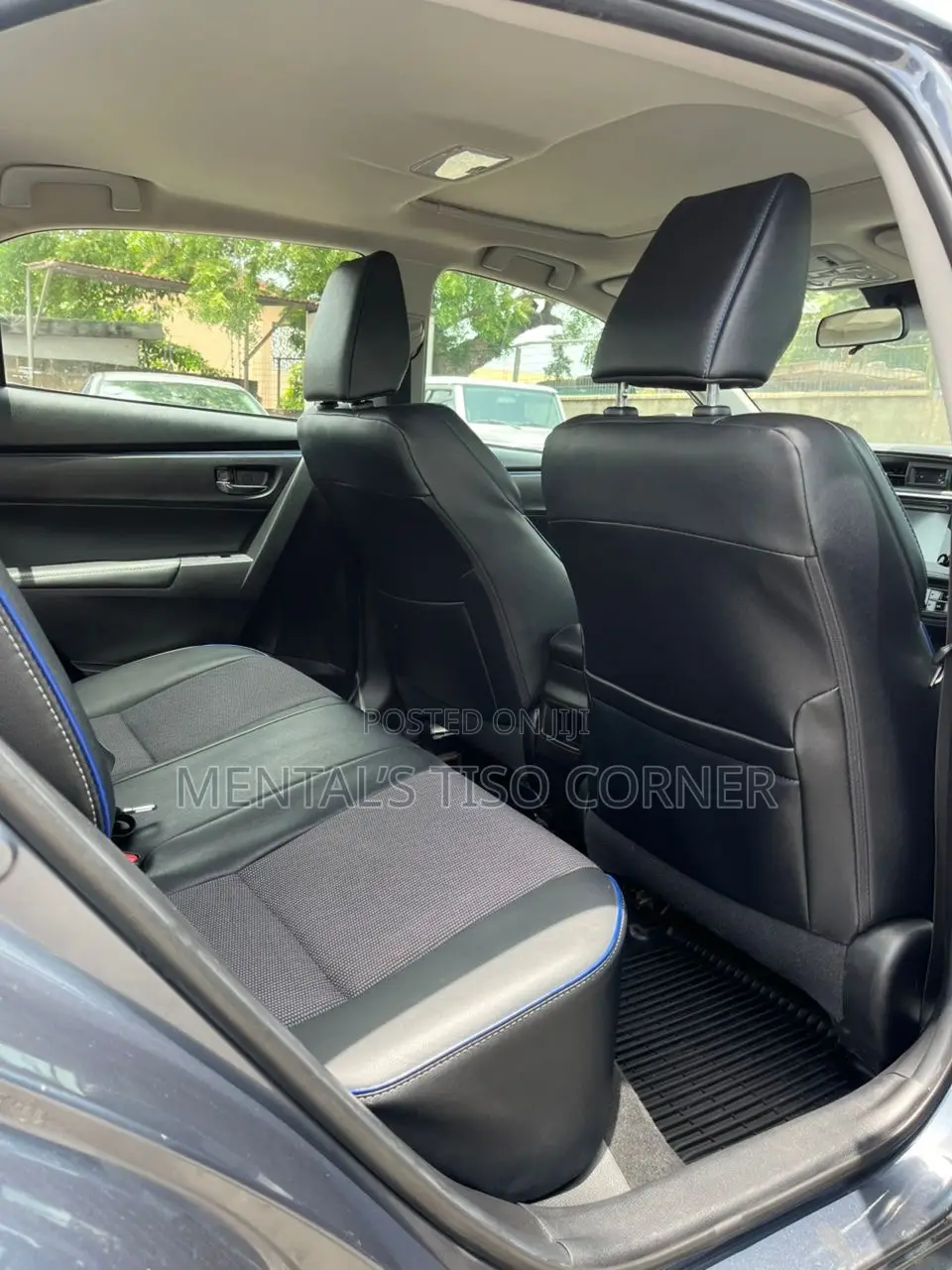 Toyota Corolla SE (1.8L 4cyl 2A) 2018 Gray